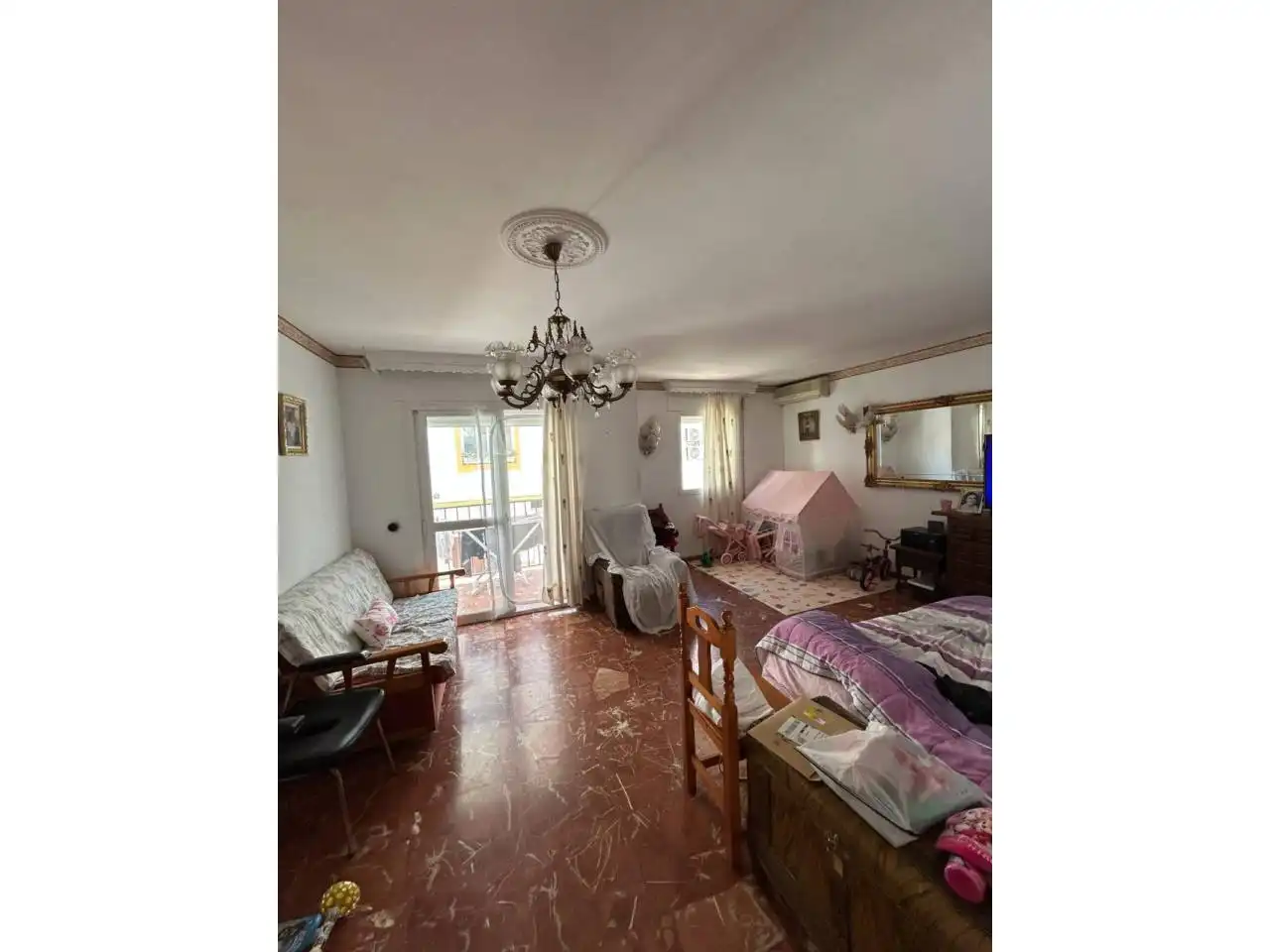 Schlafzimmer von Einfamilien-Reihenhaus zum Verkauf in Estepona mit Klimaanlage und Terrasse