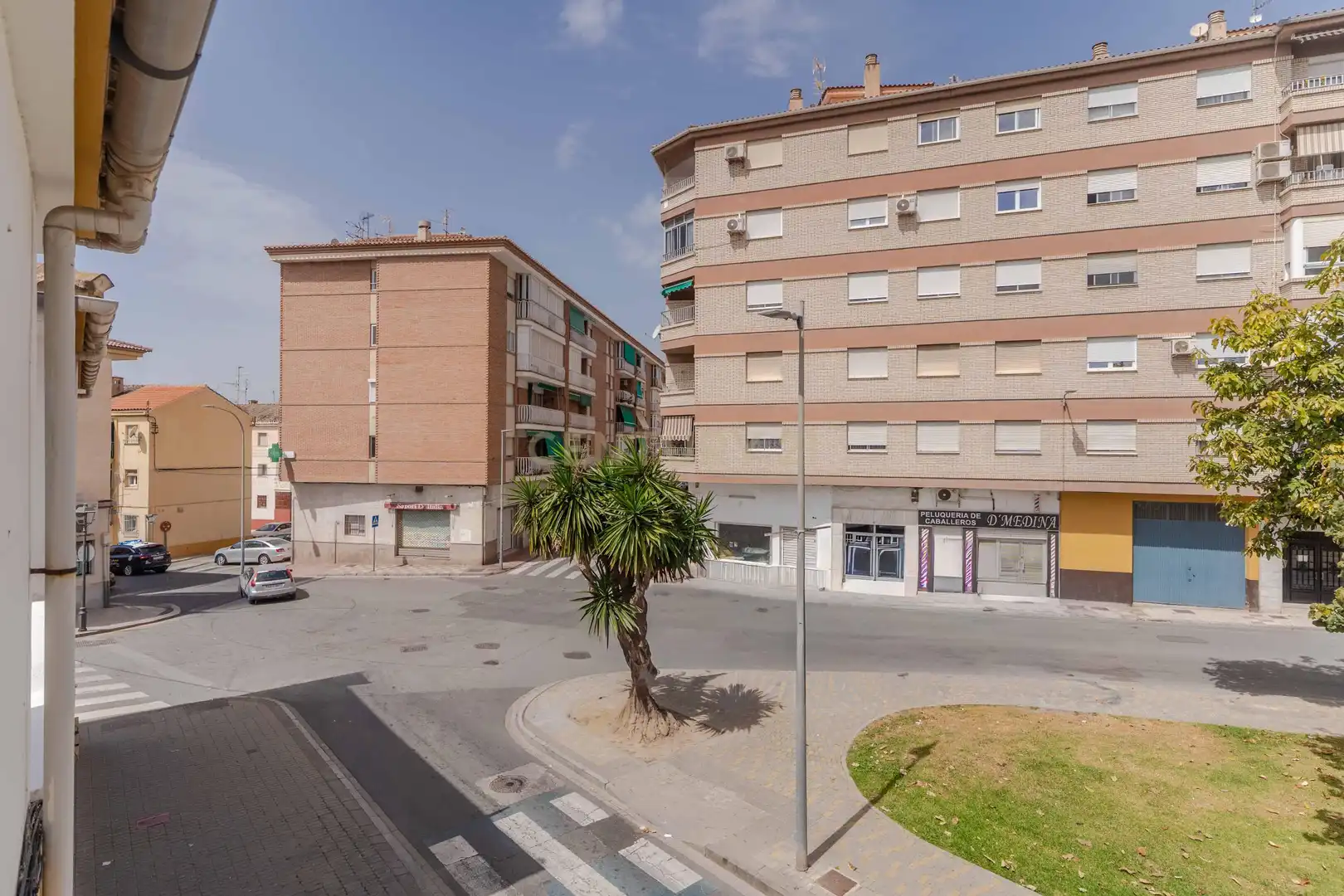 Vista exterior de Casa adosada en venda en Motril amb Aire condicionat, Forn i Rentadora