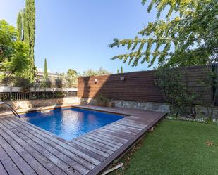 Swimming pool of Flat to rent in  Barcelona Capital  with Air Conditioner, Heating and Private garden