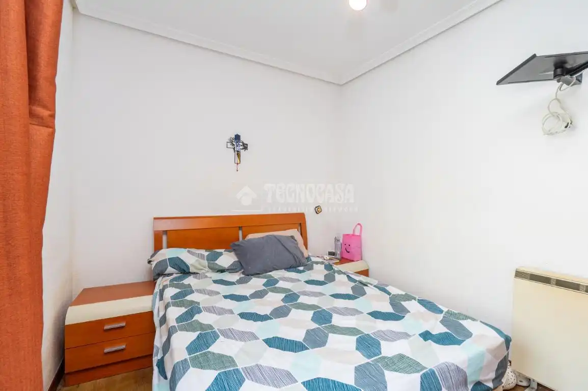 Habitación de Piso en venta en Coslada con Calefacción