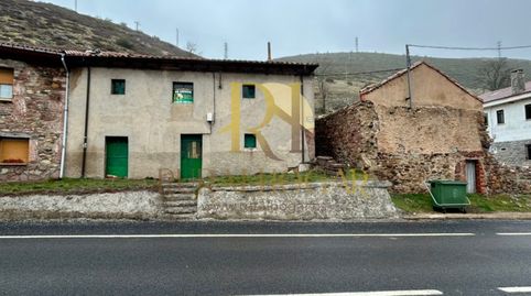 Photo 2 of Houses for sale in Carretera Asturias, 136, Villamanín, León