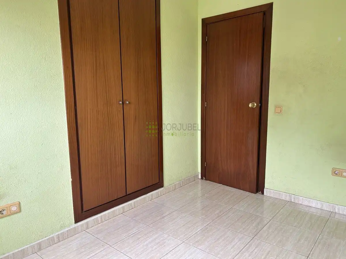 Habitación de Piso en venta en Castellón de la Plana / Castelló de la Plana con Aire acondicionado, Calefacción y Trastero