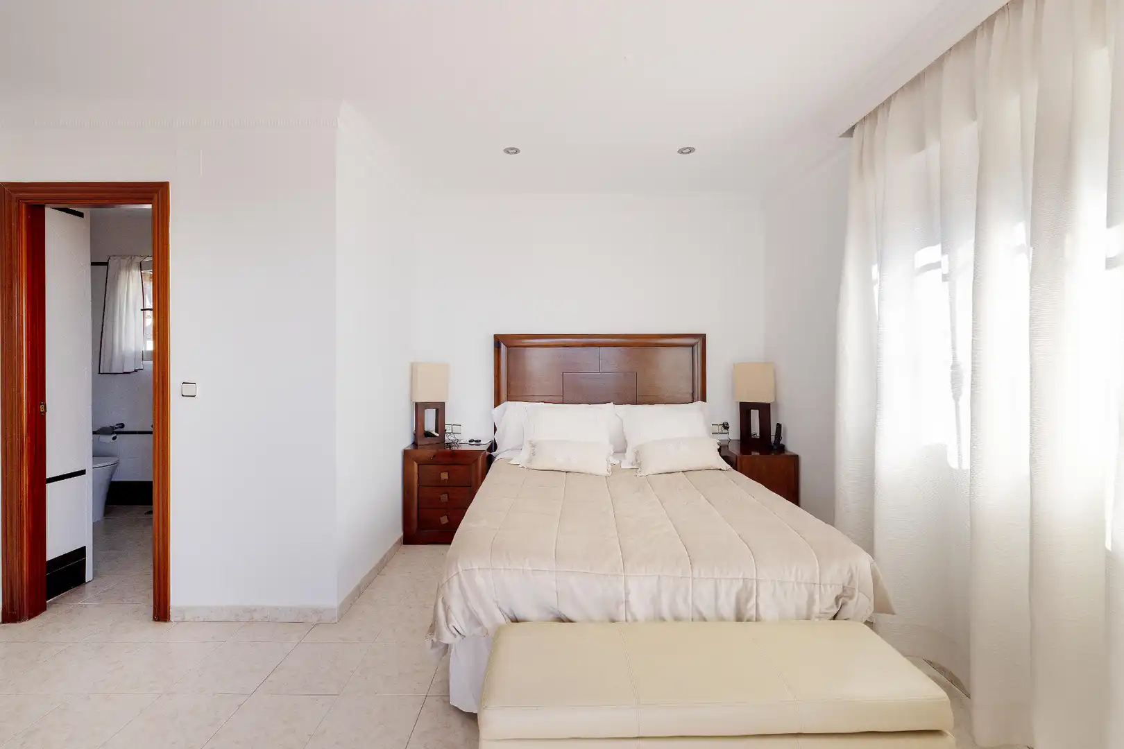 Dormitori de Casa o xalet en venda en Málaga amb Aire condicionat, Calefacció i Jardí privat