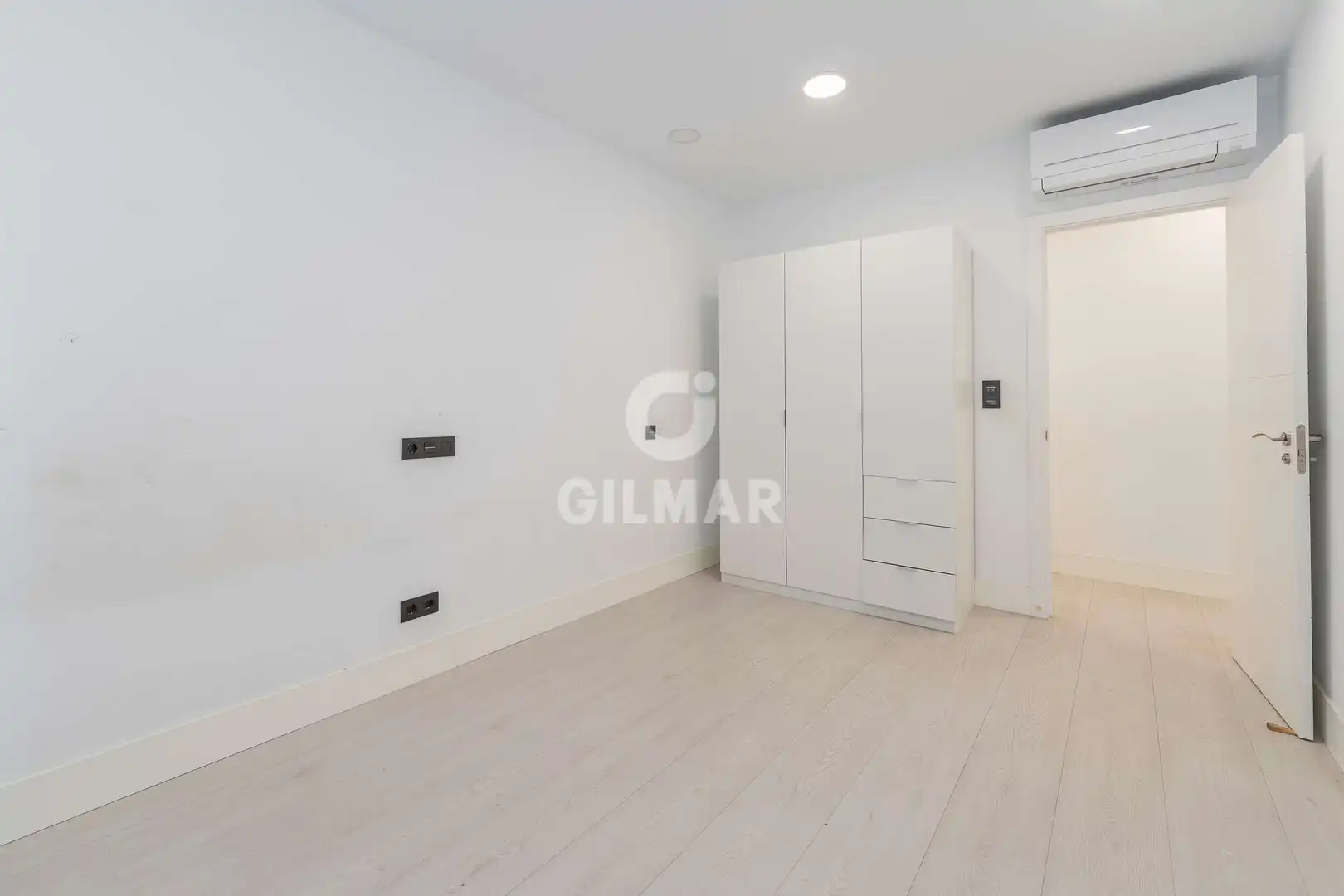 Bedroom of Flat for sale in Madrid  with Heating