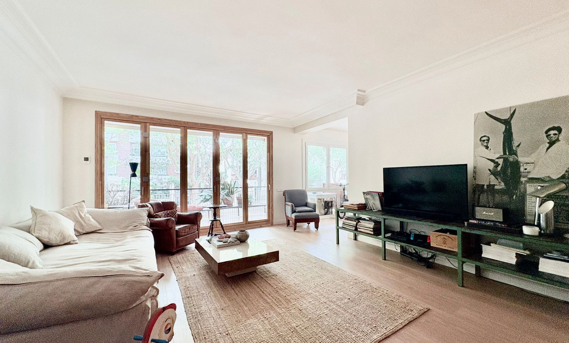 Living room of Flat for sale in  Barcelona Capital  with Air Conditioner, Heating and Parquet flooring