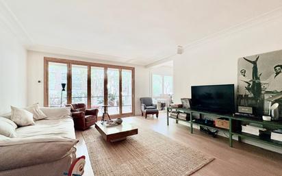 Sala d'estar de Pis en venda en  Barcelona Capital amb Aire condicionat, Calefacció i Parquet