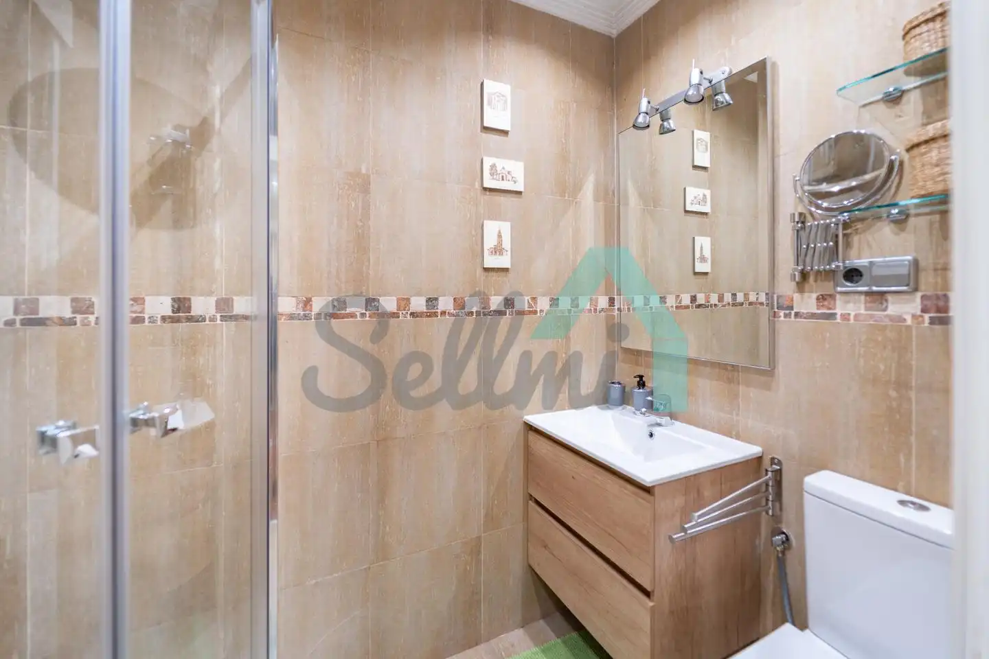 Bathroom of Study for rent in Oviedo   with Heating, Parquet flooring and Furnished