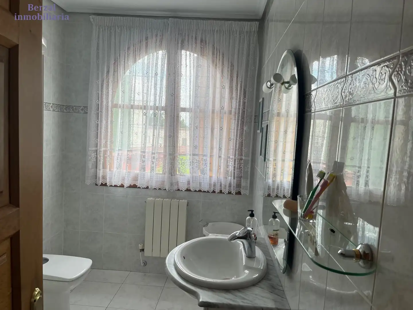 Bany de Casa o xalet en venda en Nalda amb Jardí privat, Terrassa i Traster