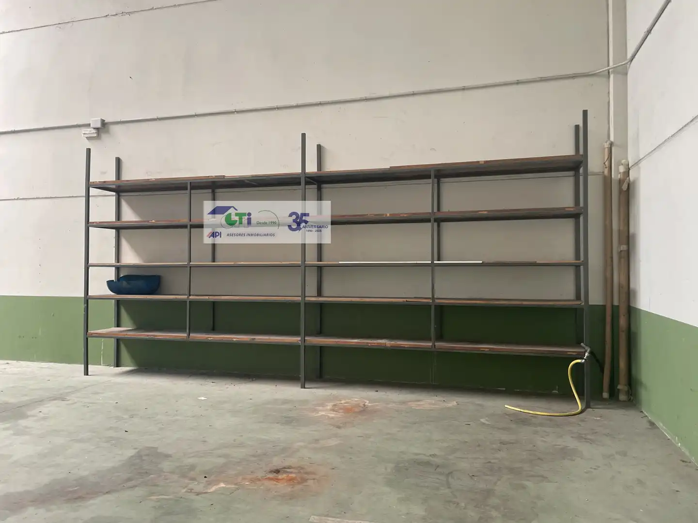 Nau industrial en venda en Alfajarín
