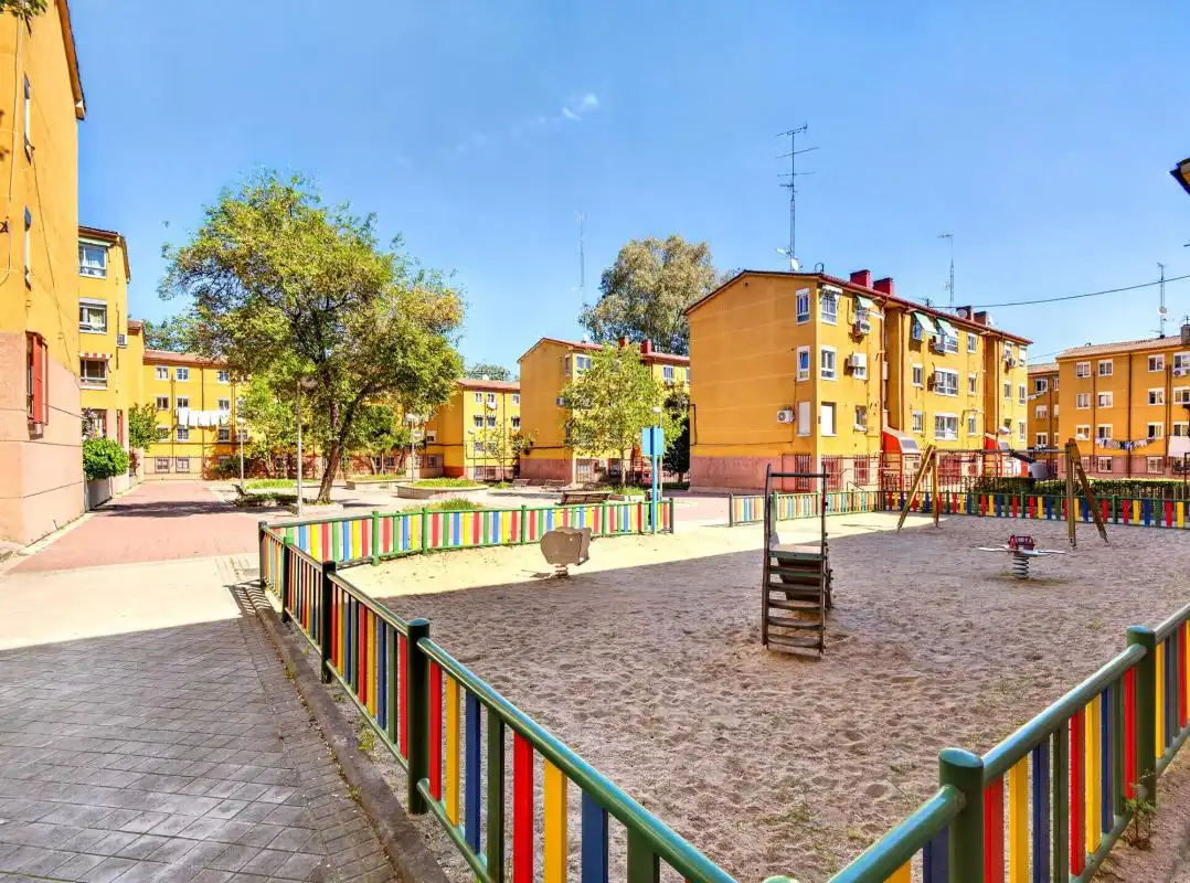 Vista exterior de Planta baja en venta en Madrid con Calefacción