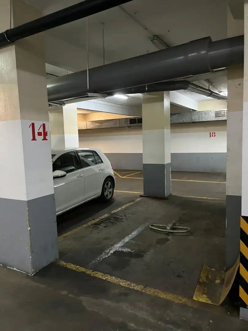 Individual for sale in Carrer del Consell de Cent, imagen 2