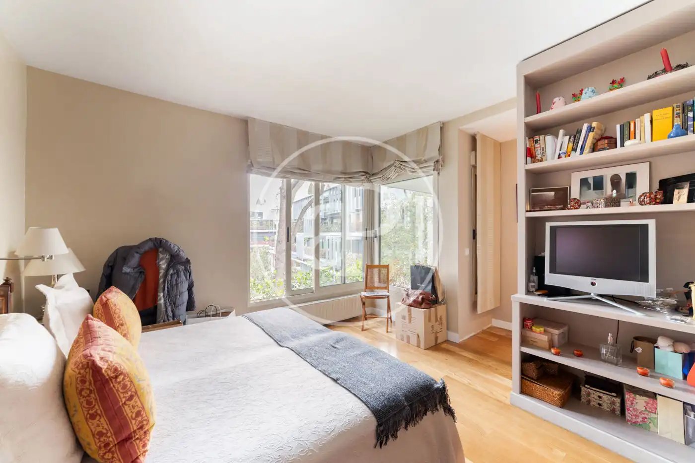 Habitación de Dúplex en venta en Madrid con Aire acondicionado, Calefacción y Jardín privado