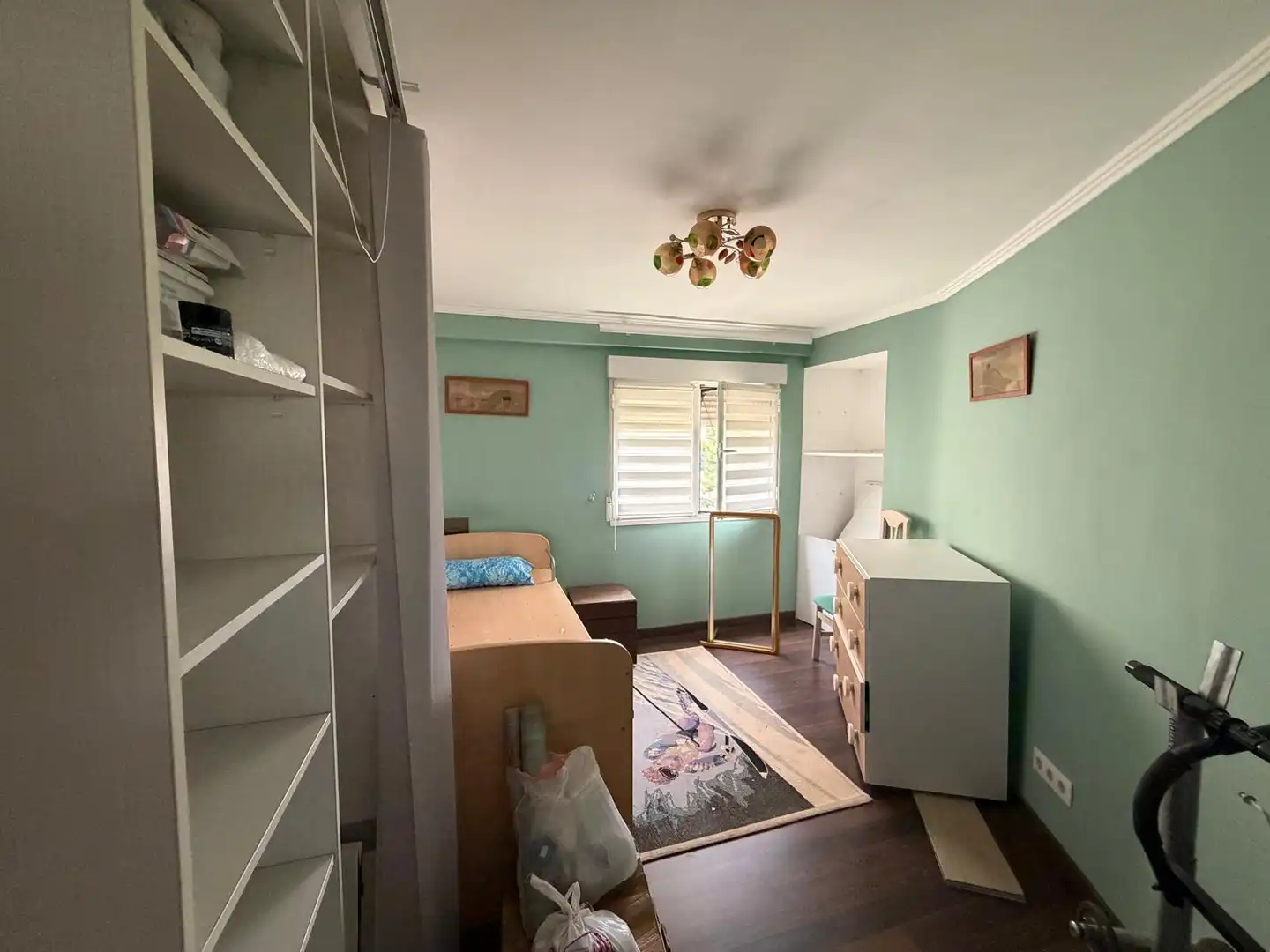 Schlafzimmer von Wohnung zur Miete in Moncada mit Klimaanlage, Parkett und Möbliert