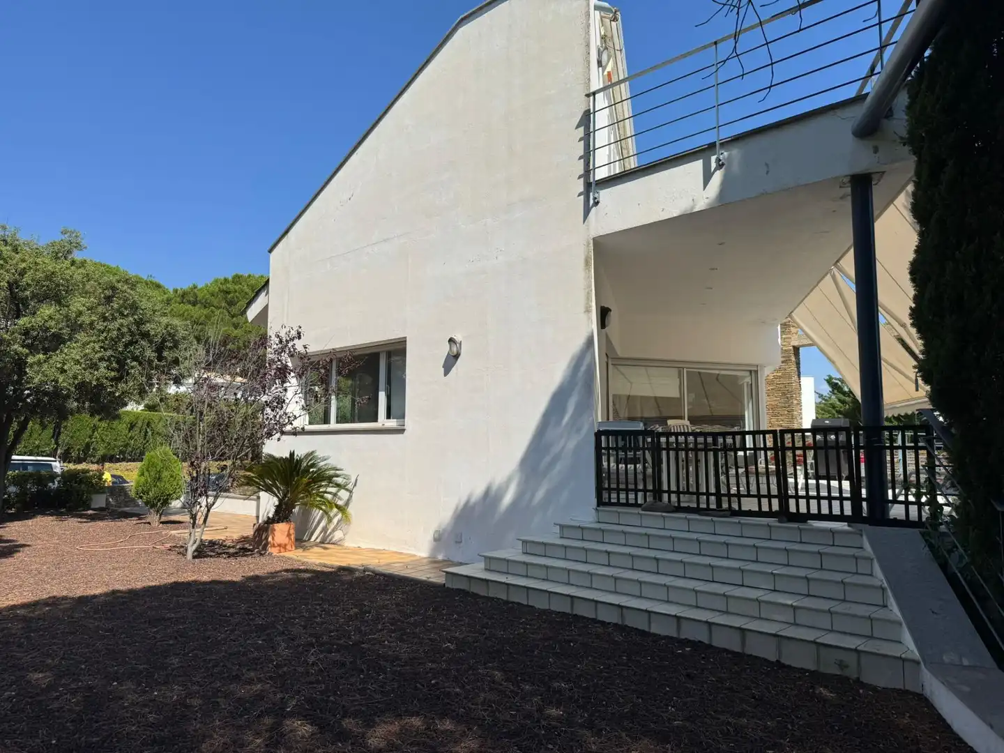 Vista exterior de Casa o xalet en venda en El Port de la Selva amb Jardí privat, Terrassa i Moblat