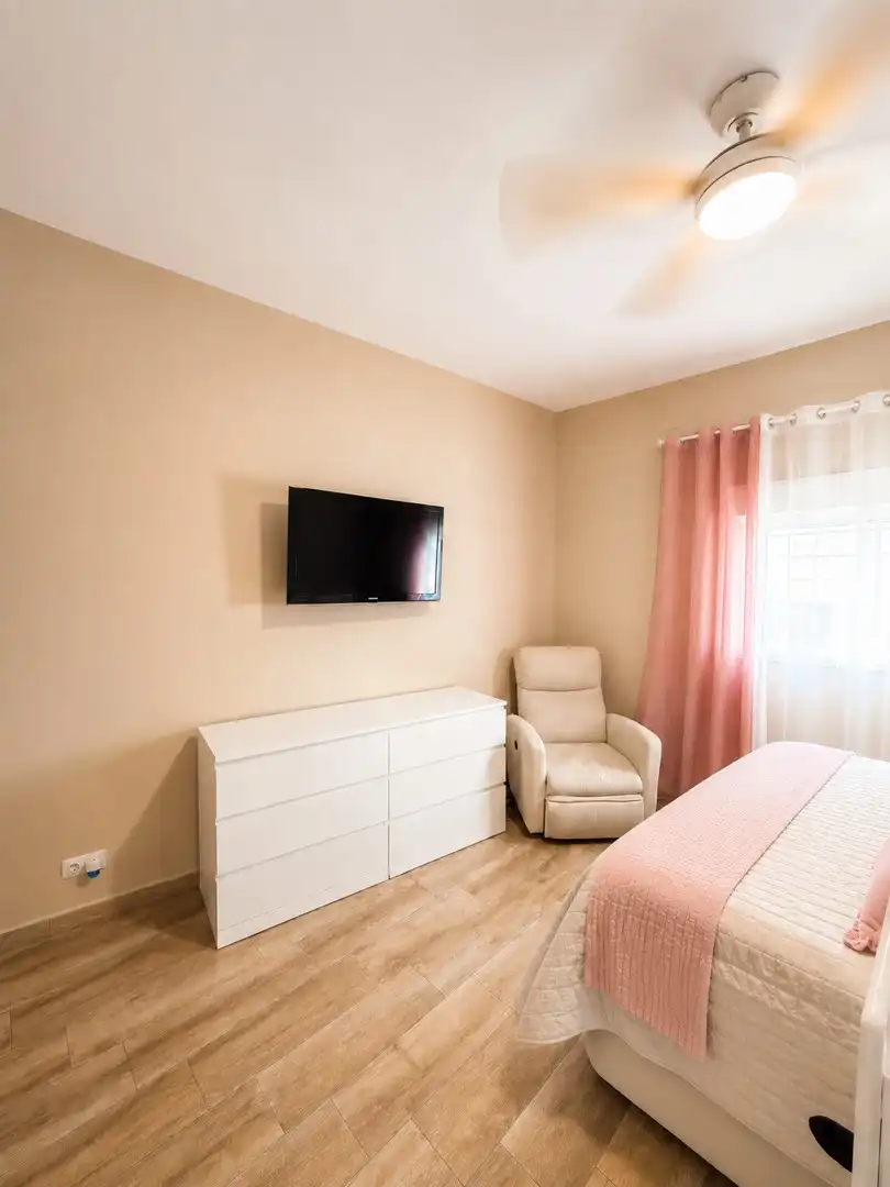 Dormitori de Casa adosada en venda en Alcalá de Guadaira amb Terrassa, Traster i Moblat