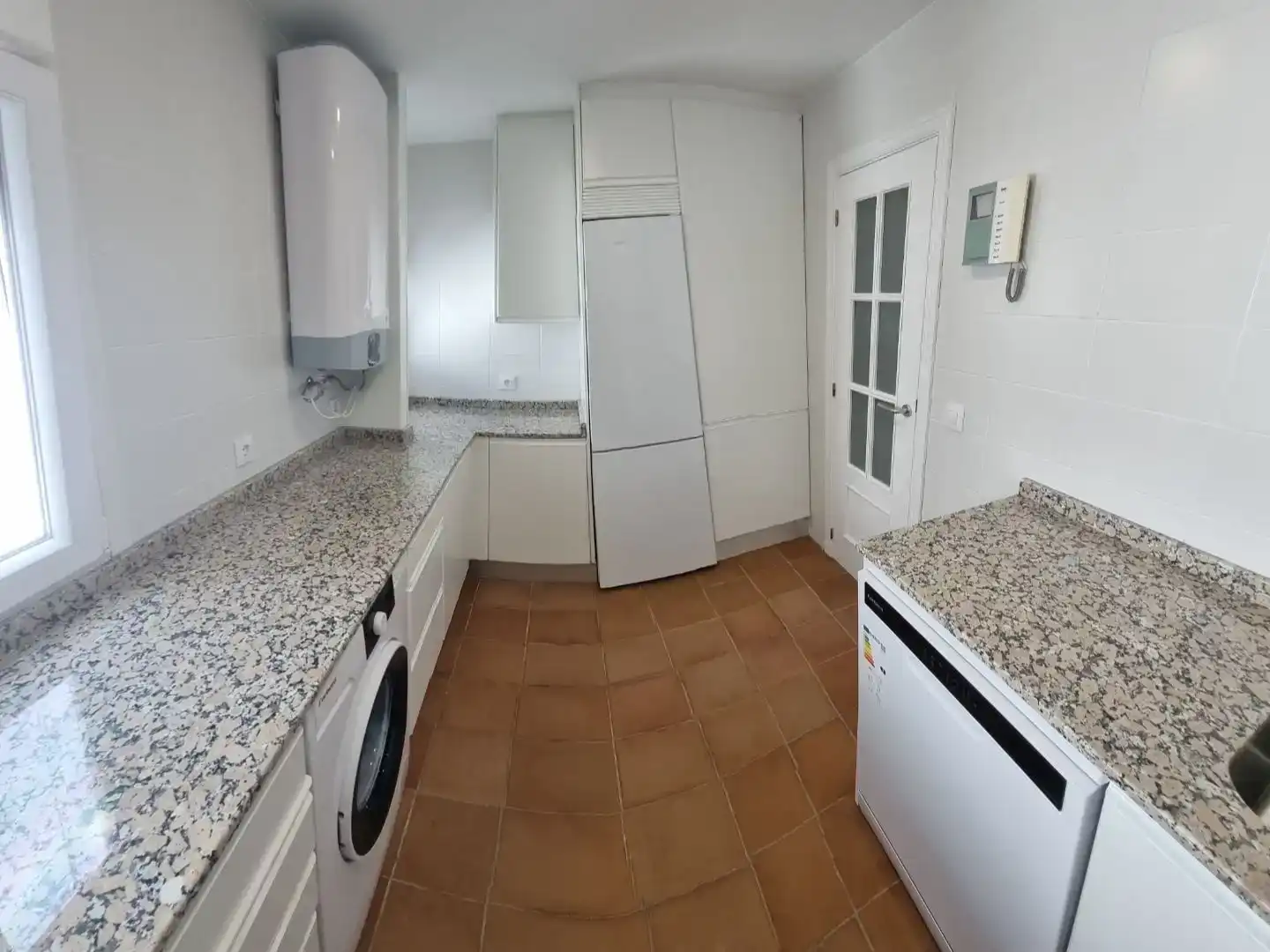 Cocina de Ático de alquiler en Madrid con Aire acondicionado