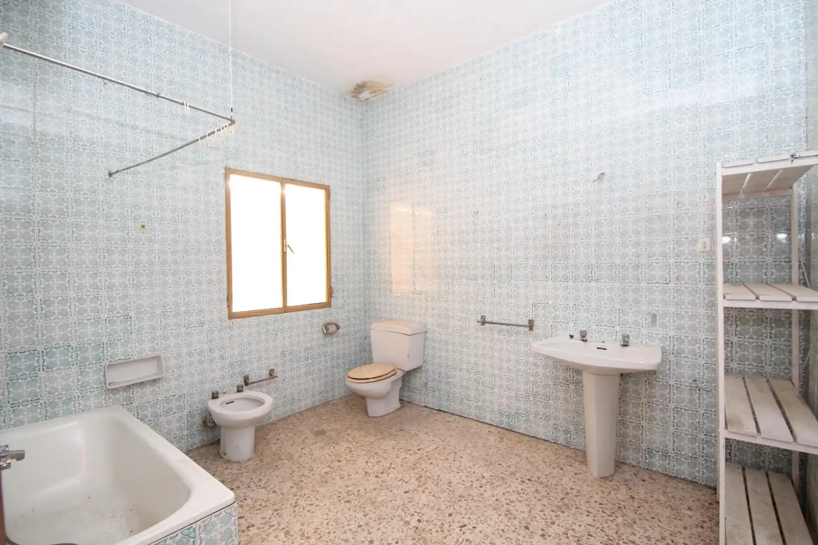 Bathroom of Houses for sale in Cúllar Vega