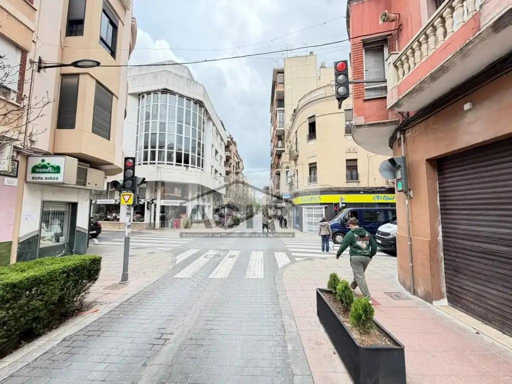 Vista exterior de Oficina de alquiler en Alzira
