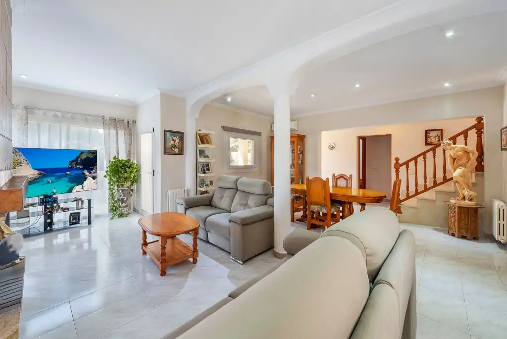 Sala de estar de Casa o chalet en venta en Castelldefels con Aire acondicionado, Calefacción y Jardín privado