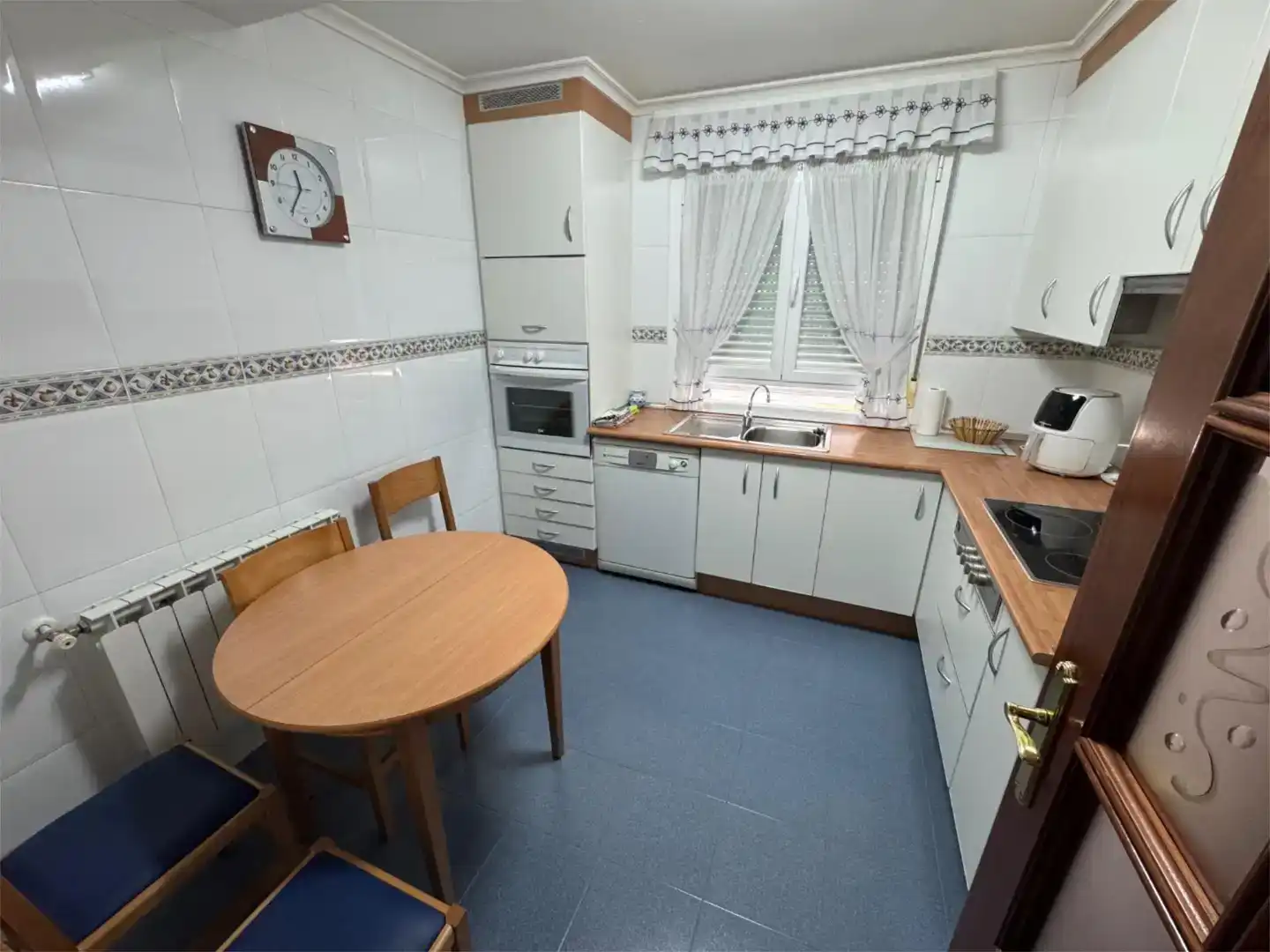 Cocina de Casa o chalet en venta en Santa María del Páramo con Balcón