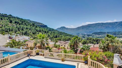 Espaciosa villa de 5 habitaciones con apartamento de invitados independiente, piscina y espectaculares vistas a la montaña en Orba, imatge 2
