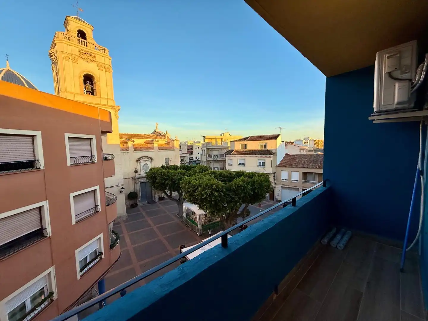 Vista exterior de Apartamento en venta en Catral con Lavadora, Microondas y TV