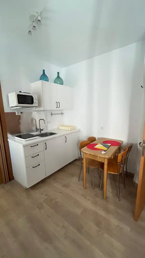 Cocina de Estudio de alquiler en Sevilla con Amueblado