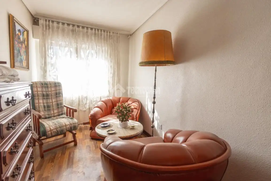 Casa aparellada en venda a Girón, imagen 15