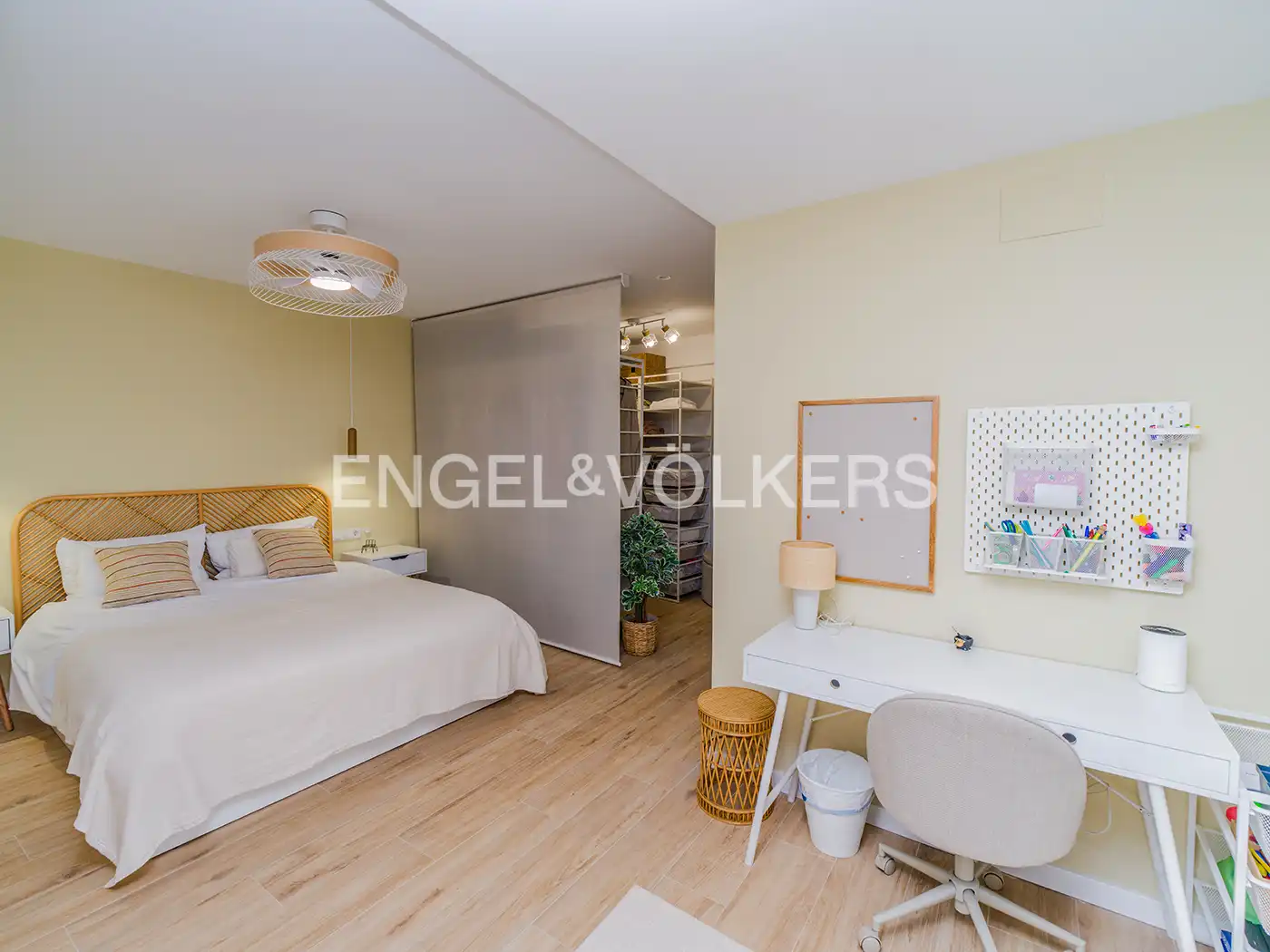 Habitación de Casa o chalet en venta en Sant Joan d'Alacant con Aire acondicionado, Calefacción y Jardín privado