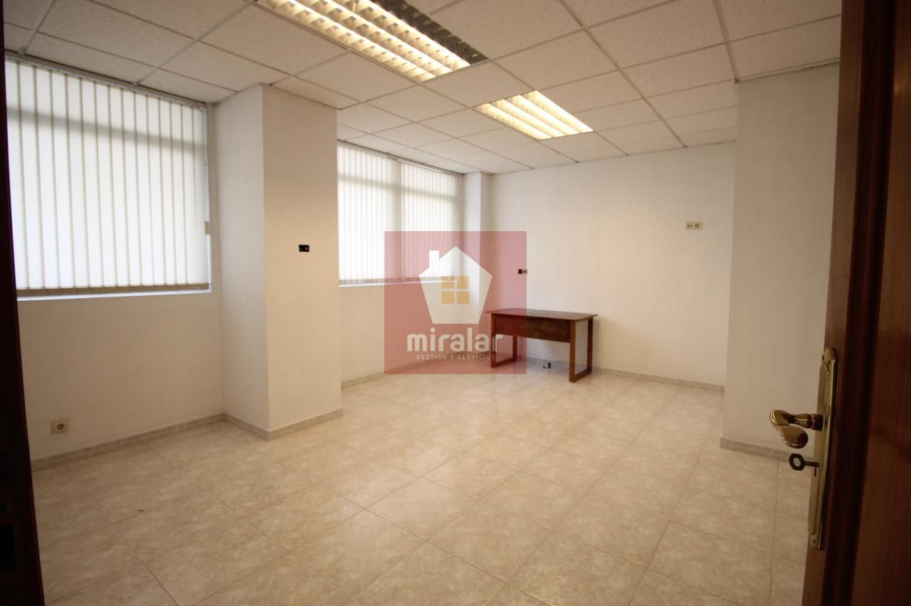 Local de alquiler en Casablanca - Calvario, Centro Urbano