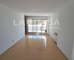 Living room of Flat for sale in  Barcelona Capital  with Terrace and Swimming Pool