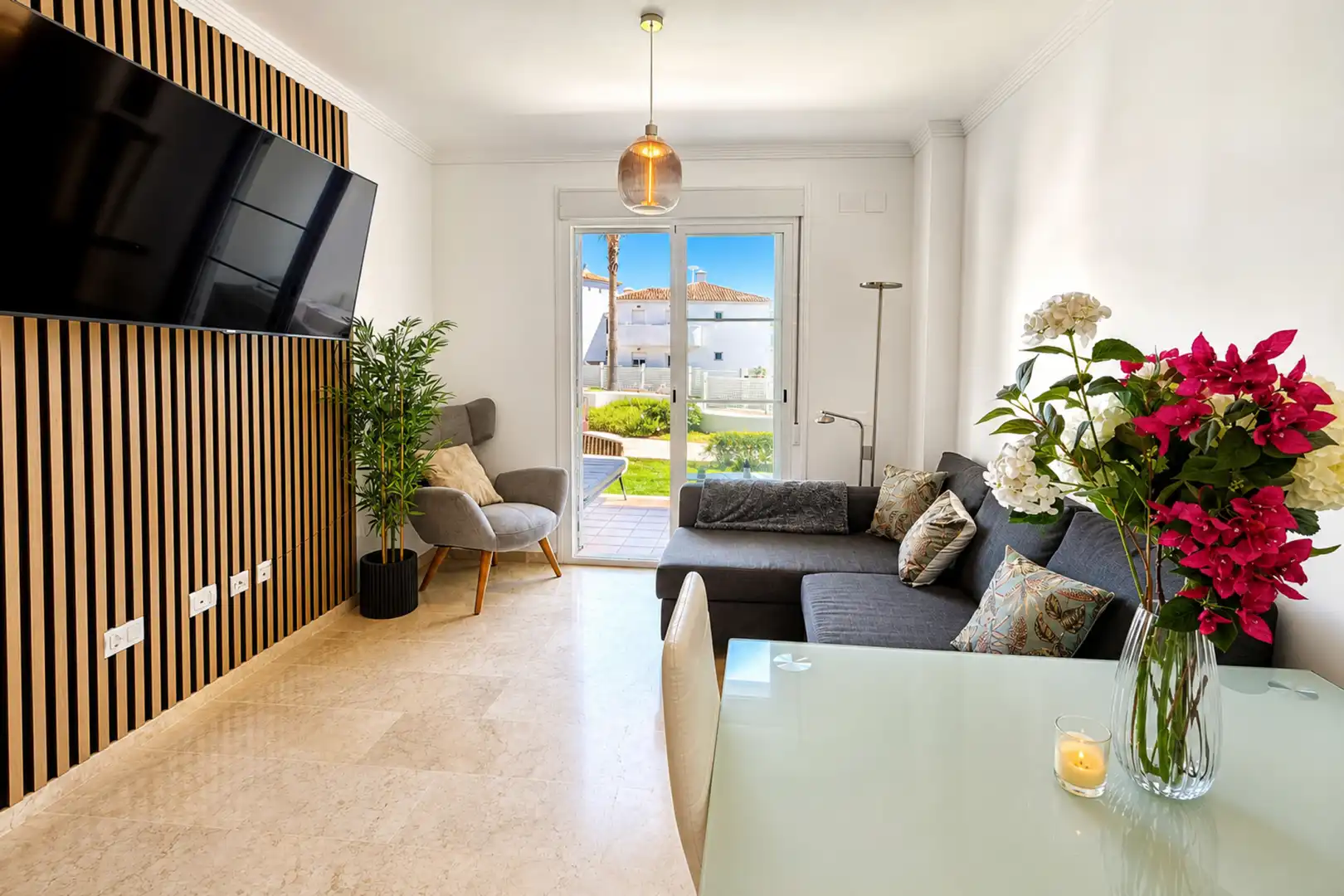 Living room of Ground floor for sale in Manilva  with Air Conditioner, Terrace and Swimming Pool