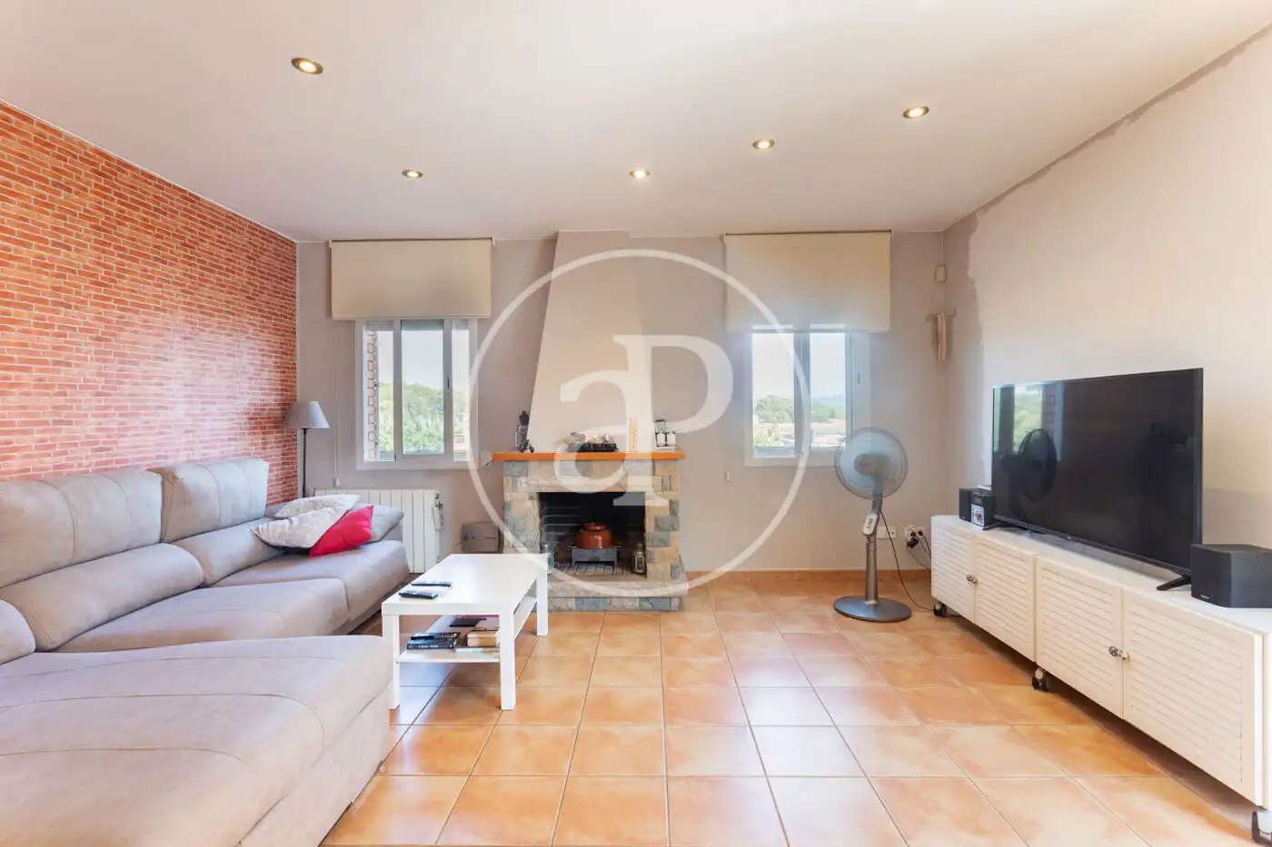 Sala de estar de Casa o chalet en venta en Rubí con Aire acondicionado, Calefacción y Jardín privado