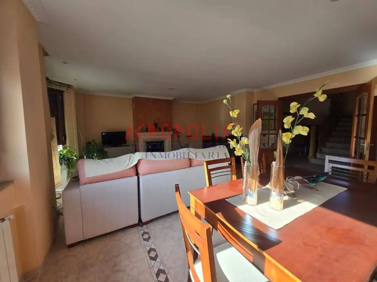 Living room of Houses for sale in Onzonilla  with Heating, Terrace and Storage room