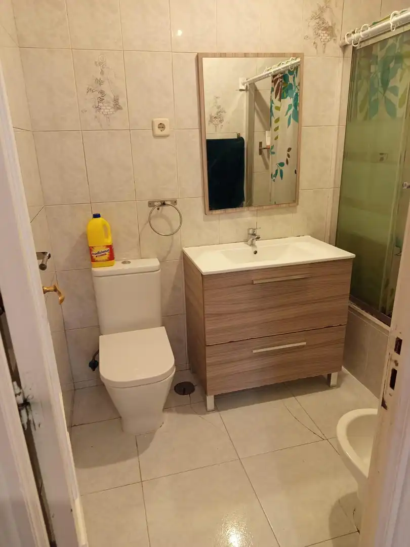 Baño de Piso en venta en San Martín de la Vega con Lavadora