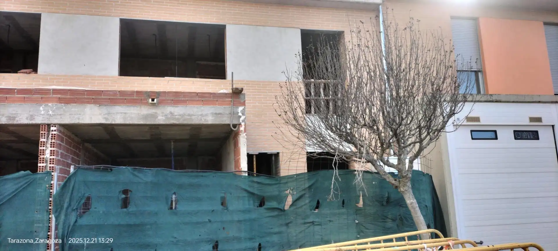 Vista exterior de Casa adosada en venda en Tarazona amb Calefacció i Jardí privat