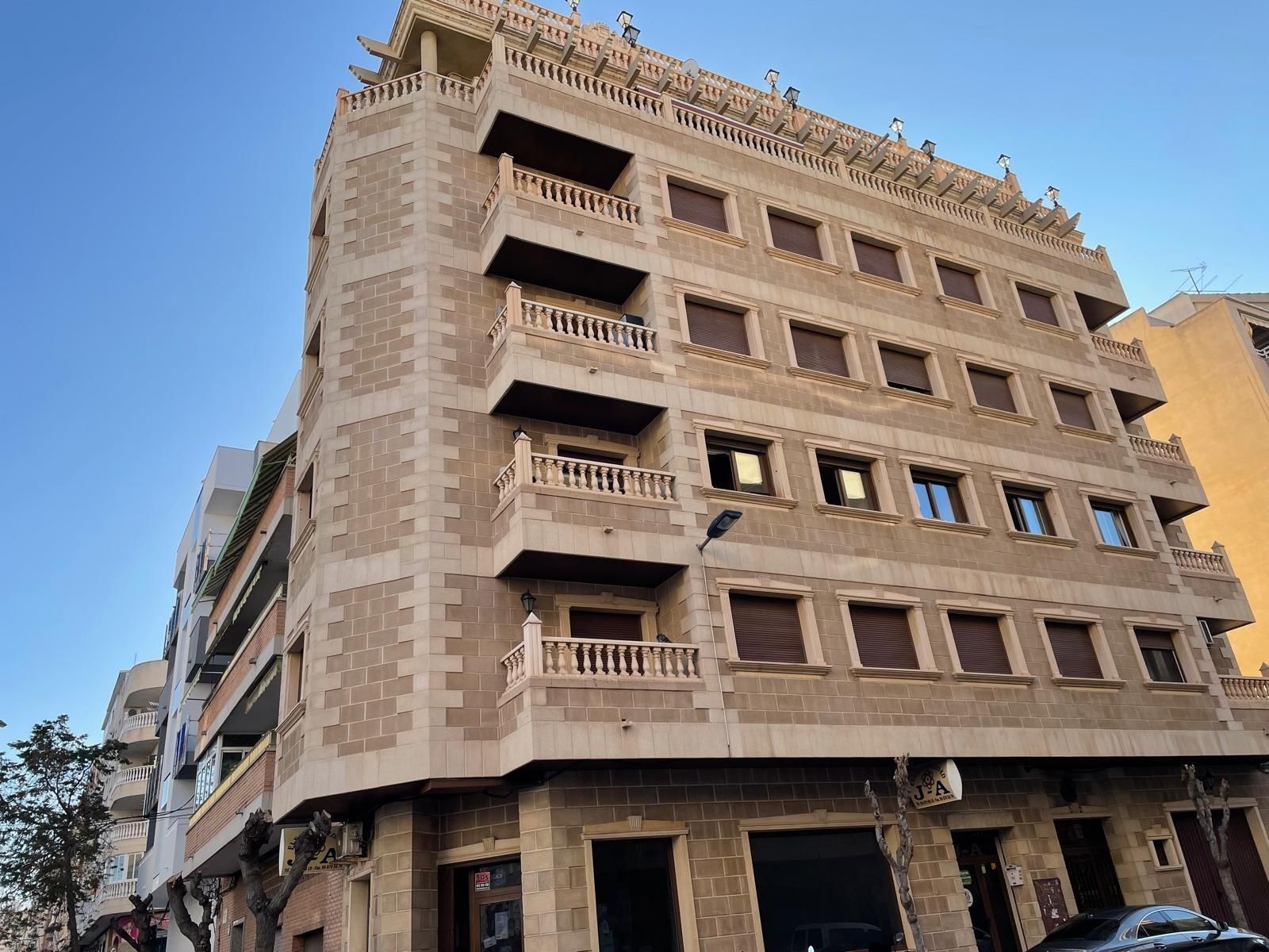 Vista exterior de Apartament en venda en Torrevieja amb Aire condicionat, Calefacció i Terrassa