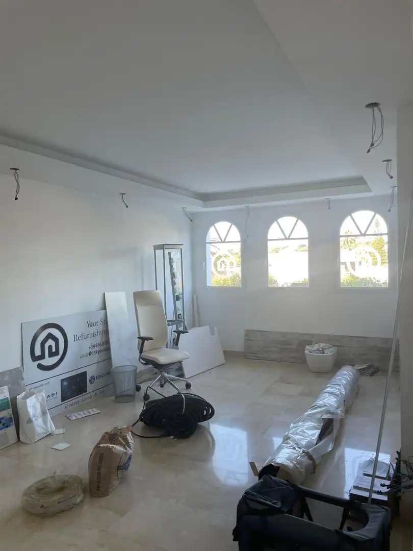 Schlafzimmer von Büro zur Miete in Marbella mit Klimaanlage