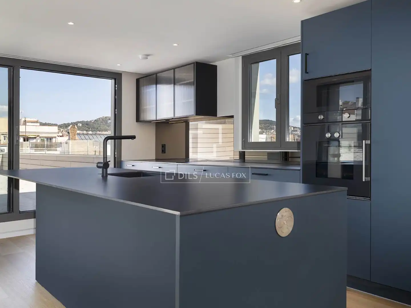 Kitchen of Attic for sale in Barcelona  with Air Conditioner, Terrace and Swimming Pool