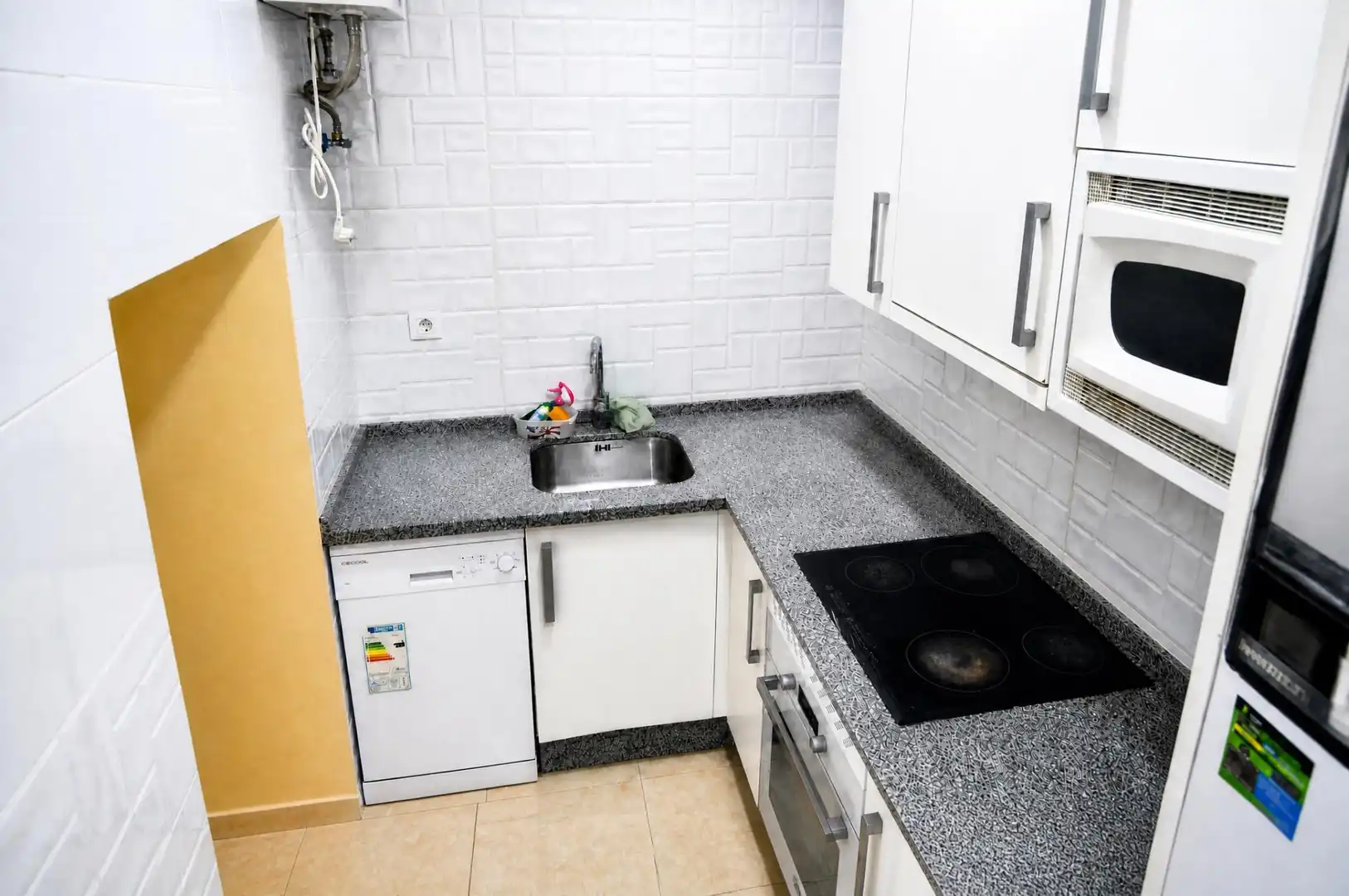 Cocina de Apartamento en venta en Cáceres con Aire acondicionado