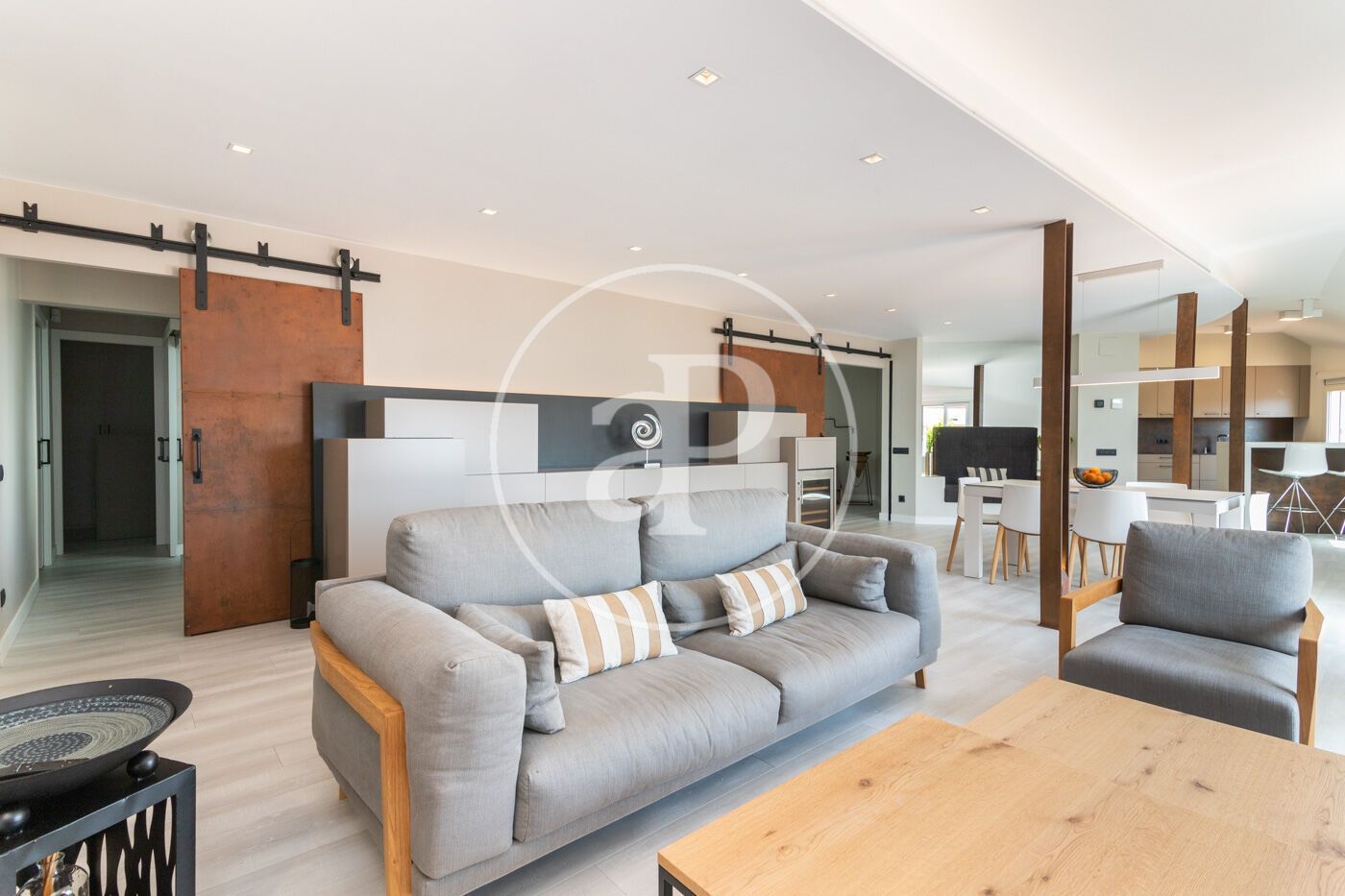 Sala de estar de Piso de alquiler en  Barcelona Capital con Aire acondicionado, Calefacción y Terraza