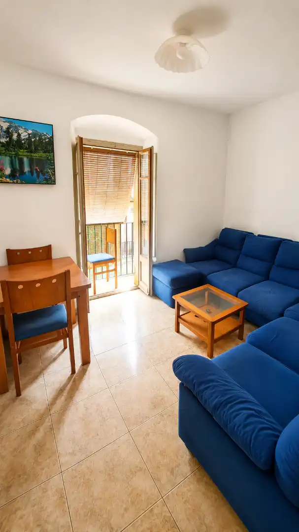 Sala de estar de Dúplex en venta en La Bisbal d'Empordà con Terraza, Balcón y Internet