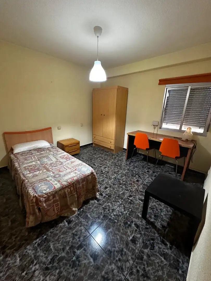 Flat for rent in Paseo de la Estación, Peñamefecit - Avda Barcelona
