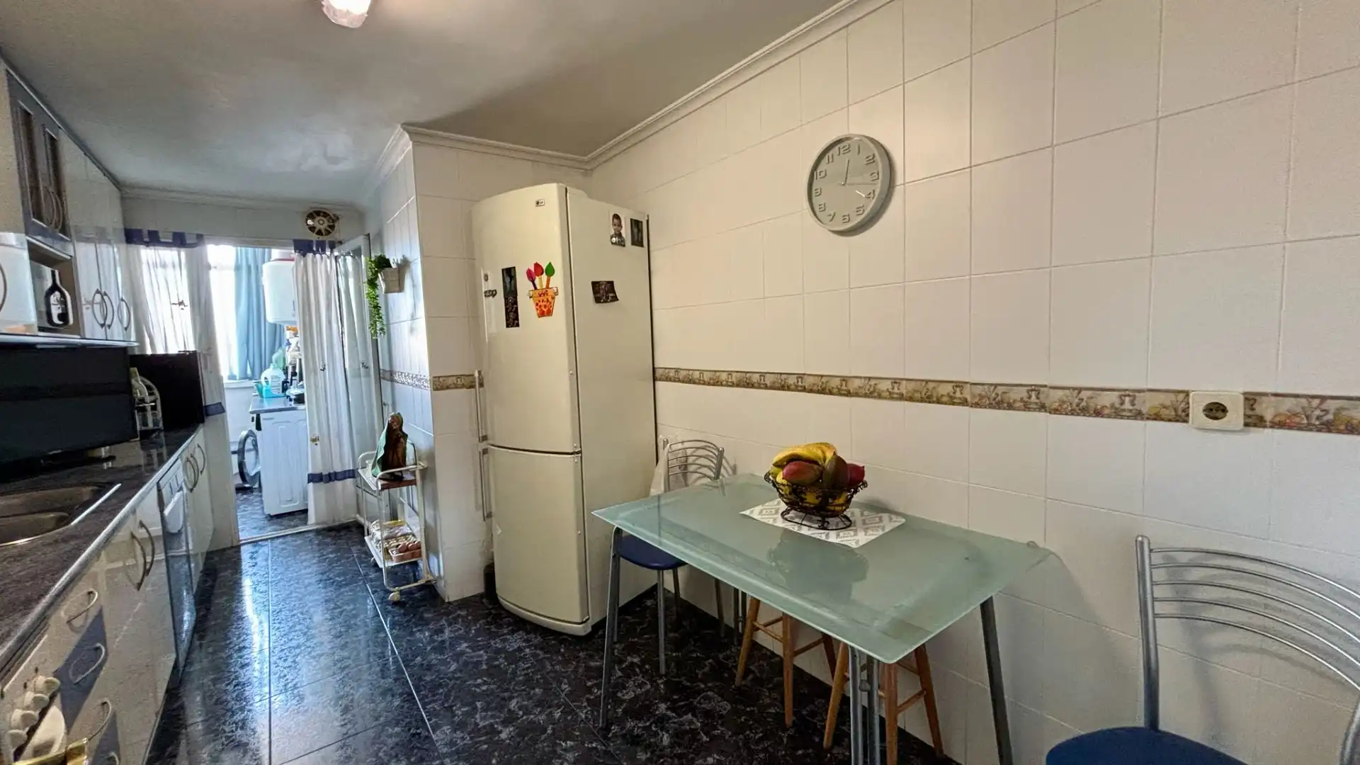 Küche von Wohnung zum Verkauf in Cartagena mit Klimaanlage, Terrasse und Möbliert
