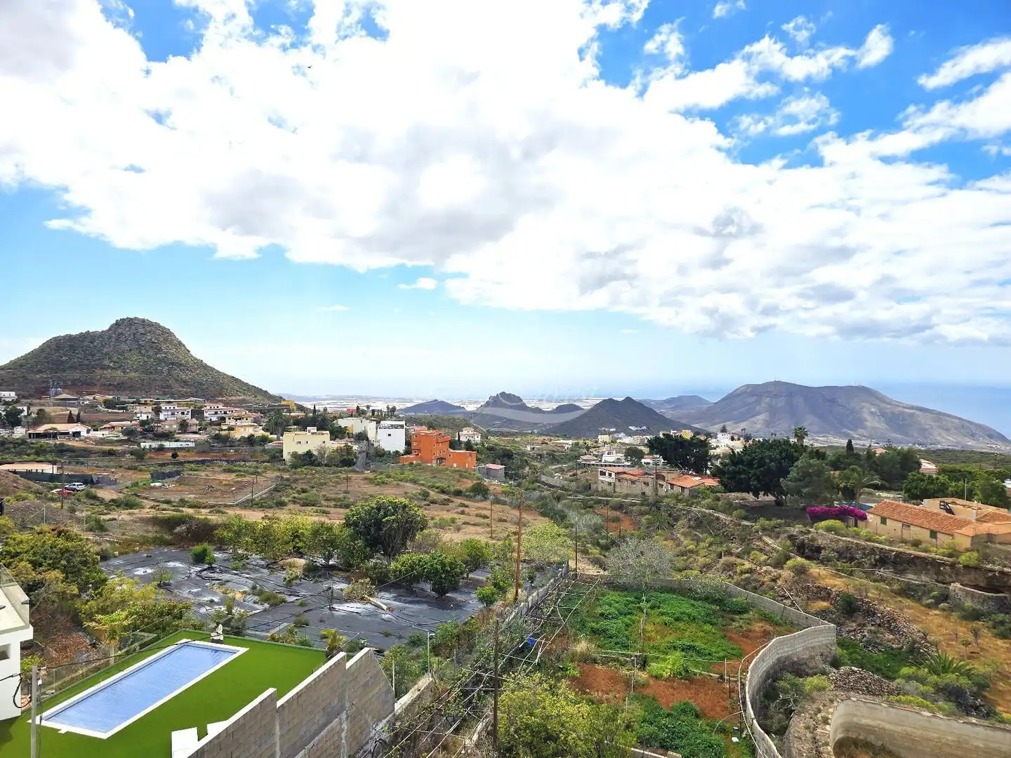 Vista exterior de Casa o xalet en venda en Arona amb Terrassa