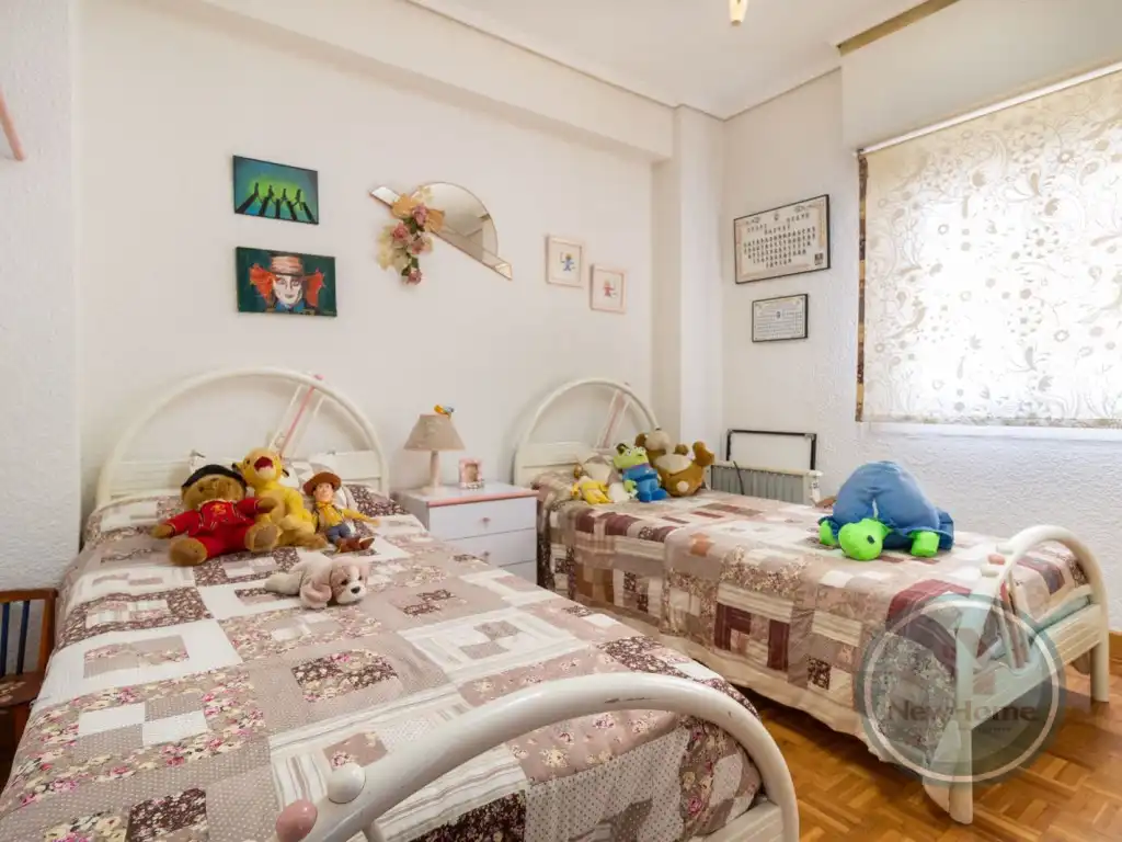 Bedroom of Flat for rent in Elche / Elx  with Air Conditioner and Balcony