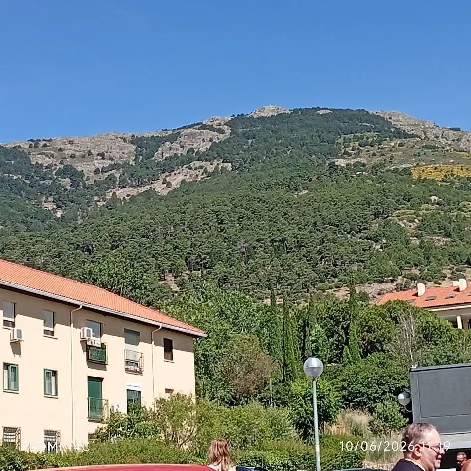 Außenansicht von Wohnung zum Verkauf in San Lorenzo de El Escorial mit Heizung und Abstellraum