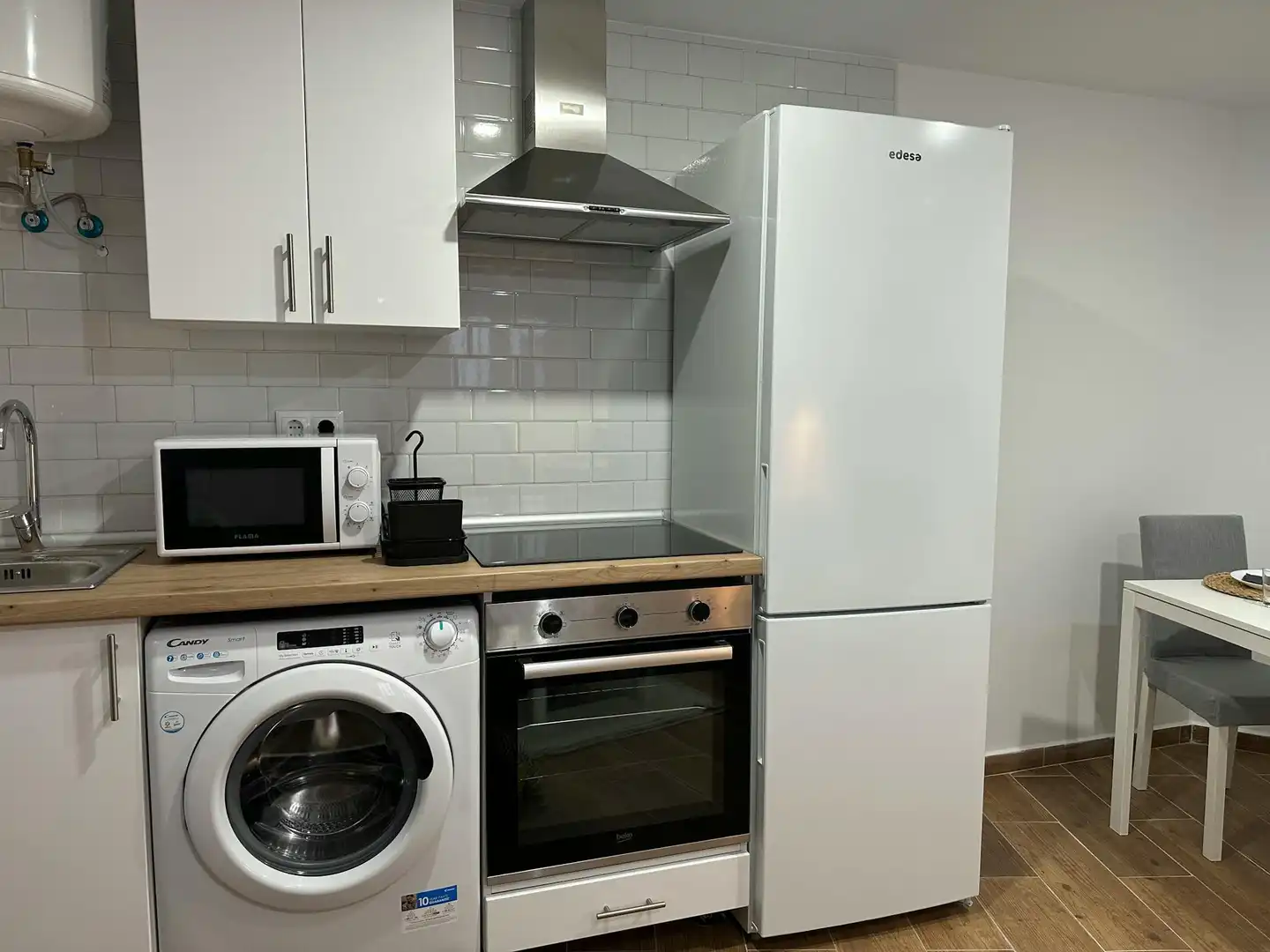 Cuina de Pis de lloguer en  Madrid Capital amb Calefacció, Moblat i Rentadora