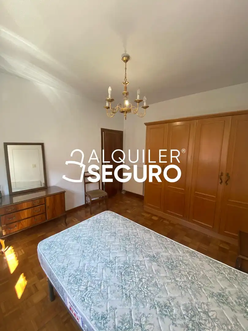 Habitación de Piso de alquiler en Guadalajara con Calefacción y Amueblado