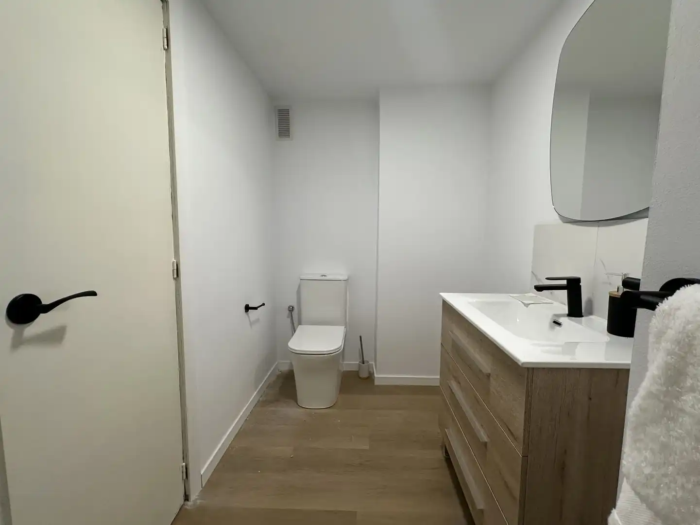 Bathroom of Flat for sale in Ontinyent  with Air Conditioner and Heating